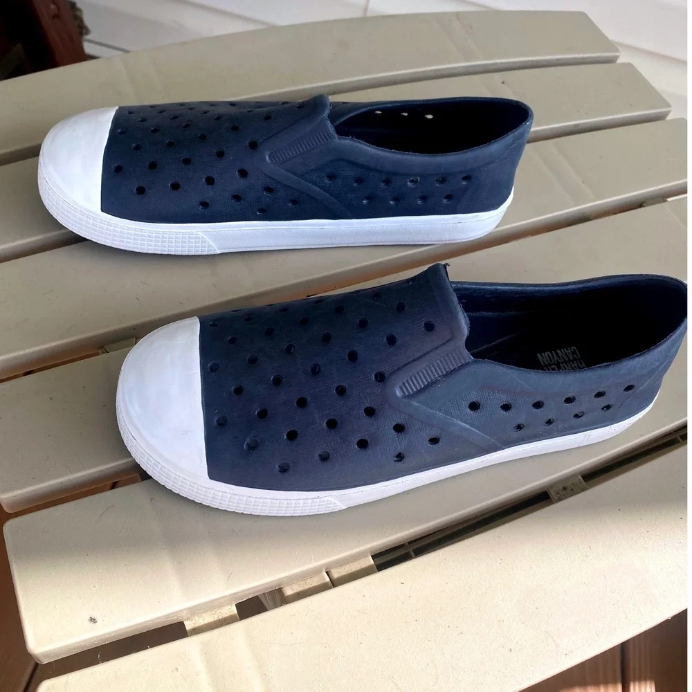 Harper Canyon Kids Water Shoes Slip On Sneakers Navy Blue White Size 2‎ NWOT